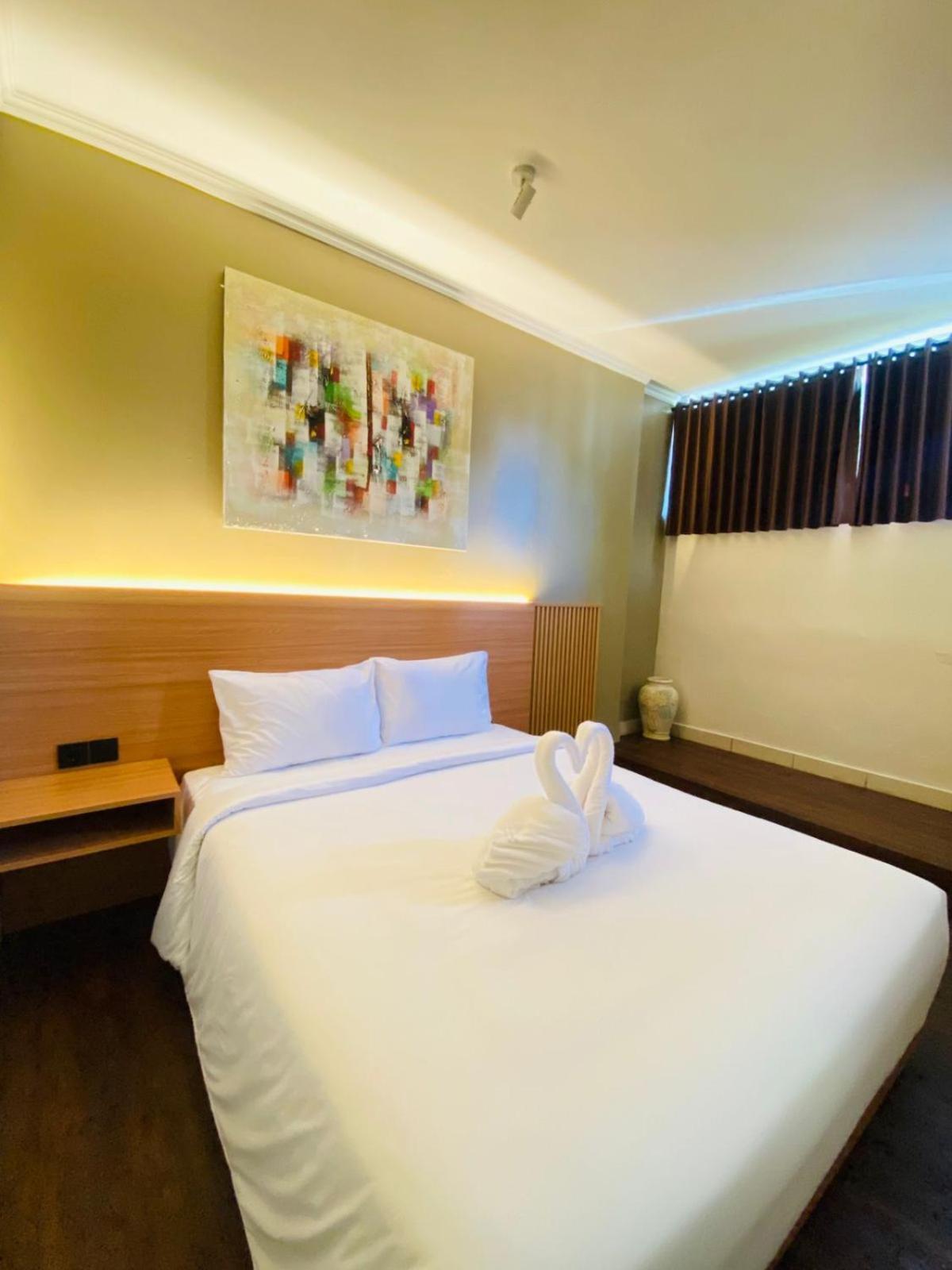 The Central Lovina Hotel & Restaurant Extérieur photo