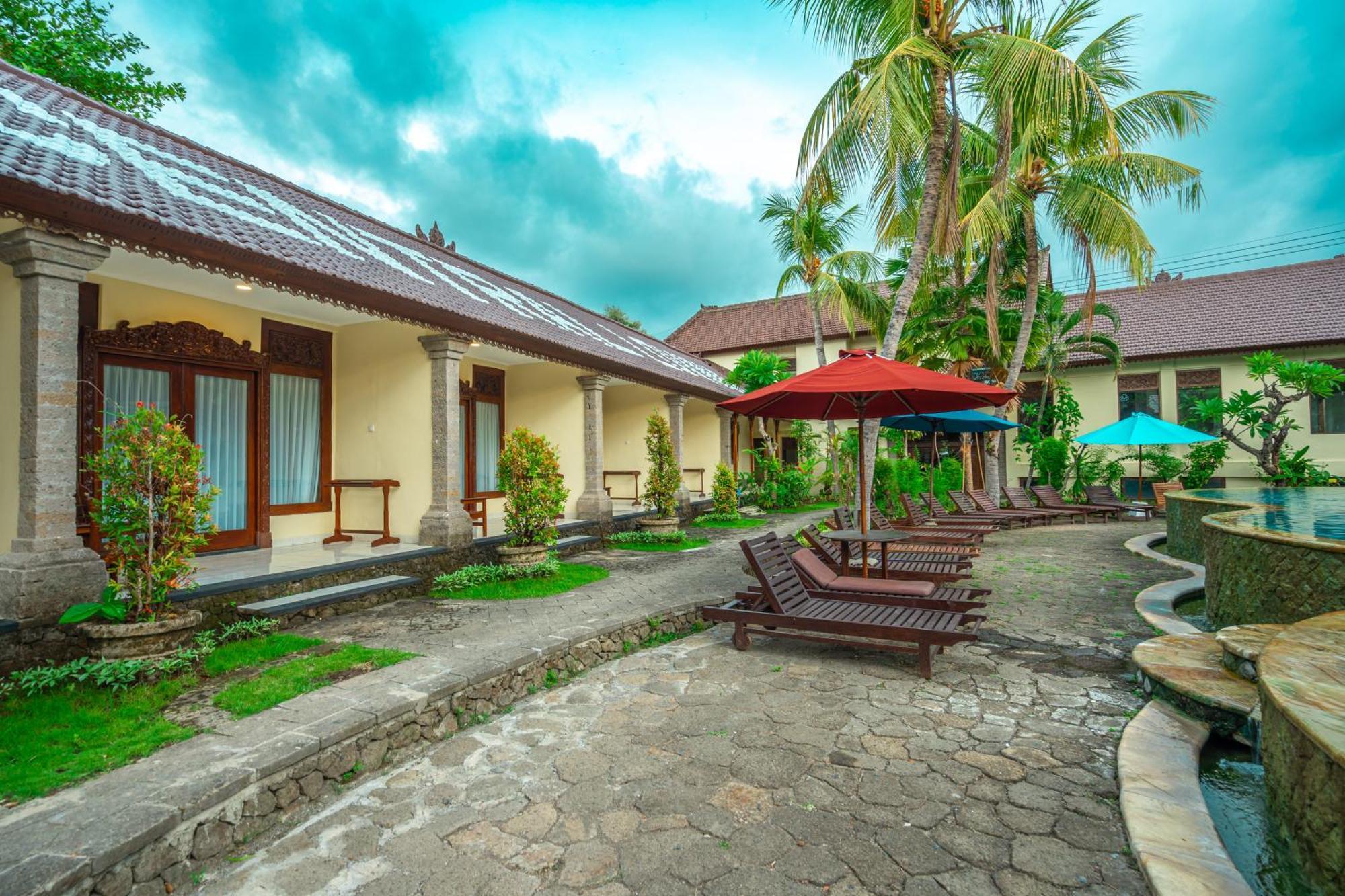 The Central Lovina Hotel & Restaurant Extérieur photo